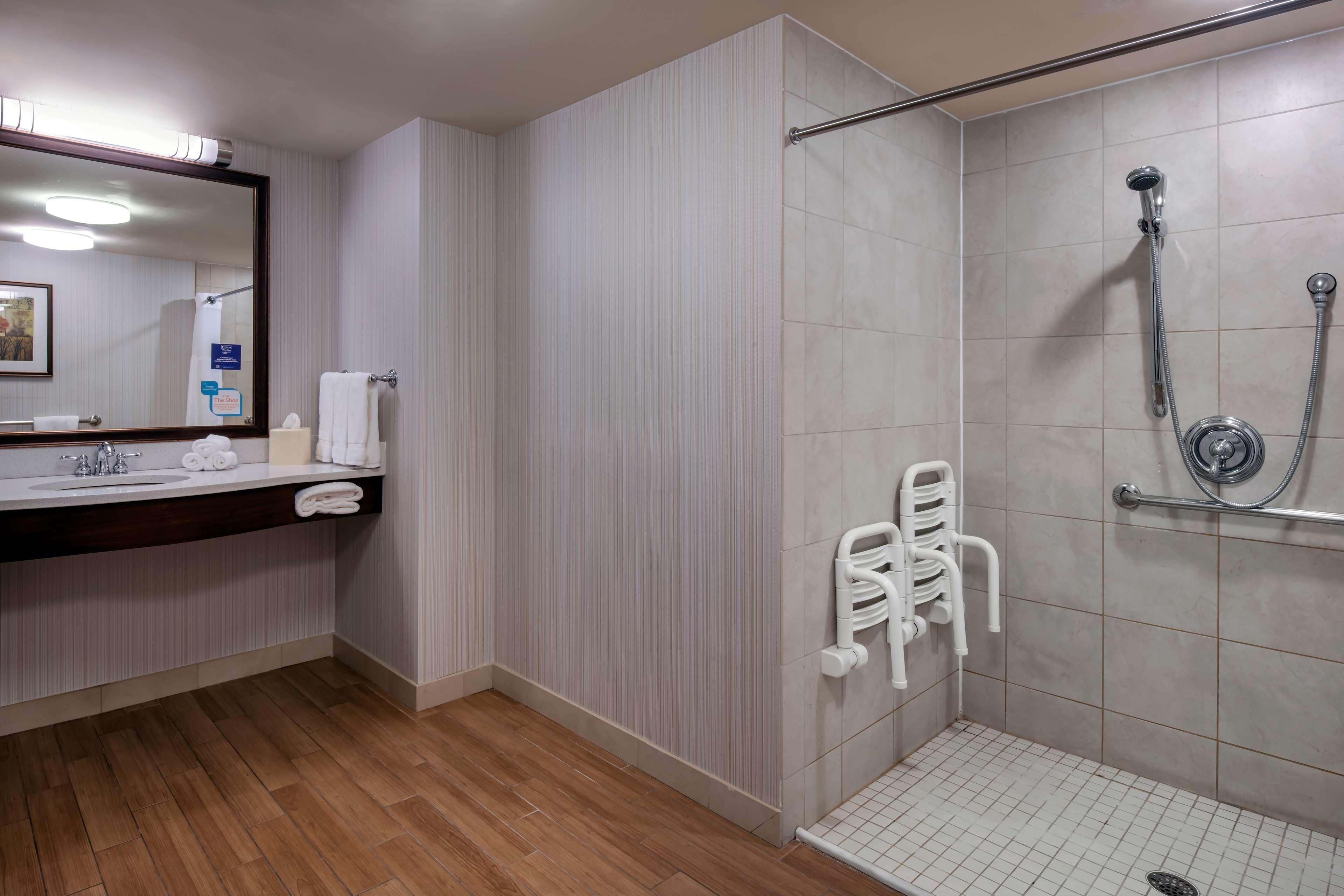 Hilton Garden Inn Devens Common Bagian luar foto